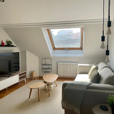 Carrerahouses Deluxe C/garaje Apartment